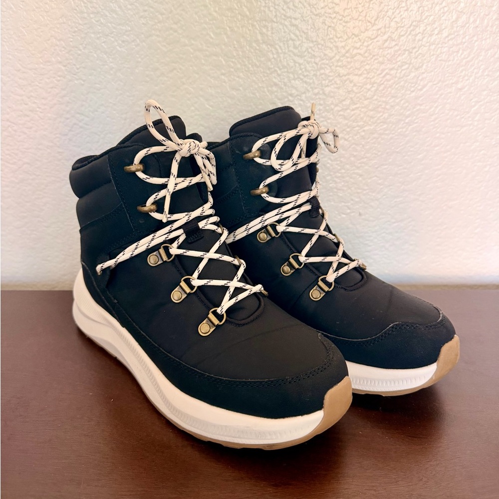 Universal Thread Black Winter Snow Boots Women’s 8.5 | Target